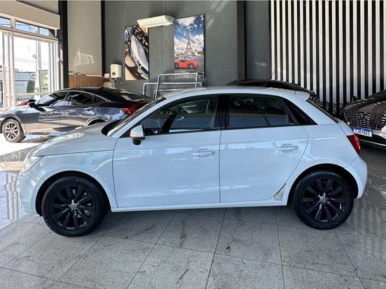 AUDI-A1-1.4 TFSI ATTRACTION 16V 122CV GASOLINA 4P AUTOMÁTICO AUDI-A1-2012