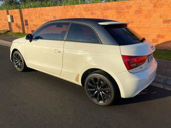 AUDI-A1-1.4 TFSI ATTRACTION 16V 122CV GASOLINA 4P AUTOMÁTICO AUDI-A1-2011