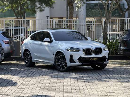 BMW-X4-2022