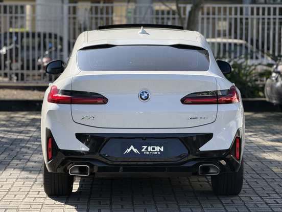 BMW-X4-2022