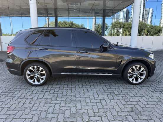 BMW-X5-2017
