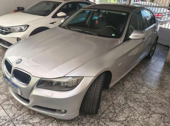 BMW-320i-2011