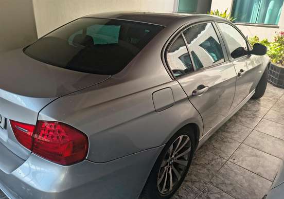 BMW-320i-2.0 TOP 16V GASOLINA 4P AUTOMÁTICO BMW-320i-2011