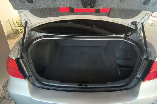 BMW-320i-2011