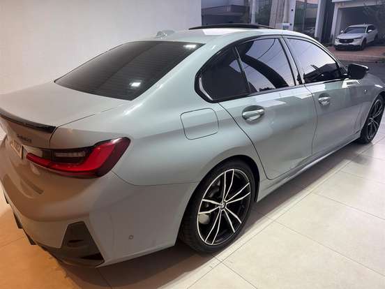 BMW-320i-2024