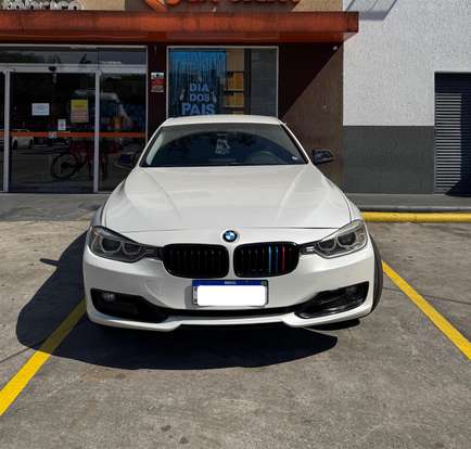 BMW-320i-2012