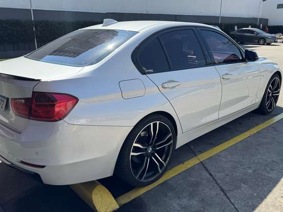 BMW-320i-2.0 16V TURBO GASOLINA 4P AUTOMÁTICO BMW-320i-2012