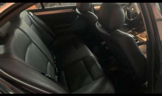 BMW-320i-2002