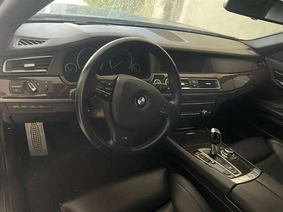 BMW-750i-4.4 SEDAN V8 32V GASOLINA 4P AUTOMÁTICO BMW-750i-2011