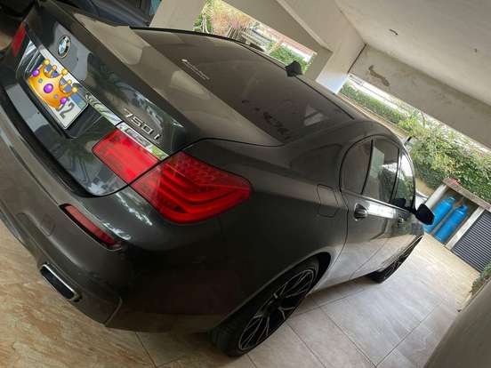 BMW-750i-2011