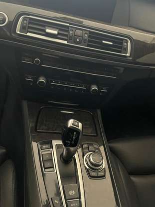 BMW-750i-4.4 SEDAN V8 32V GASOLINA 4P AUTOMÁTICO BMW-750i-2011