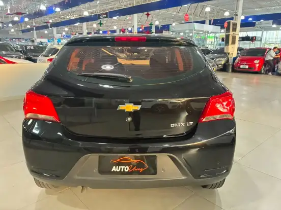 CHEVROLET-ONIX-2017