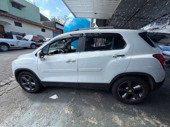 CHEVROLET-TRACKER-2014