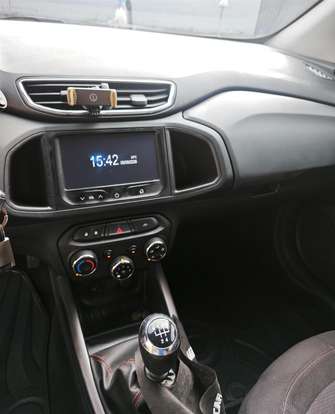 CHEVROLET-ONIX-2015