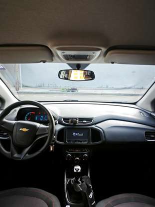 CHEVROLET-ONIX-2015