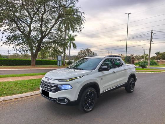 FIAT TORO 2.0 16V TURBO DIESEL VOLCANO 4WD AT9