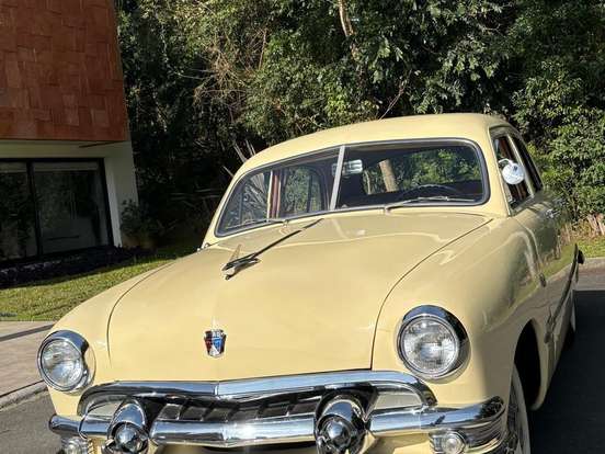 FORD-CUSTOM-3.9 DELUXE V8 GASOLINA 4P MANUAL FORD-CUSTOM-1951
