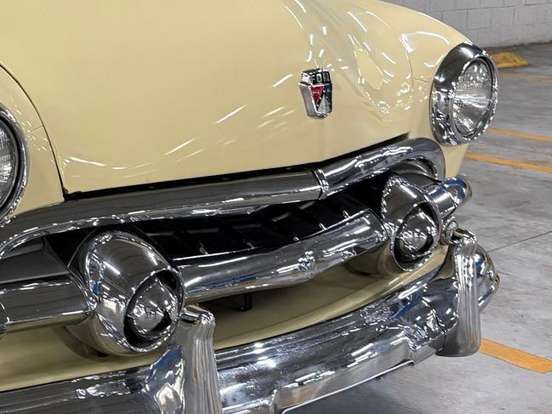 FORD-CUSTOM-3.9 DELUXE V8 GASOLINA 4P MANUAL FORD-CUSTOM-1951