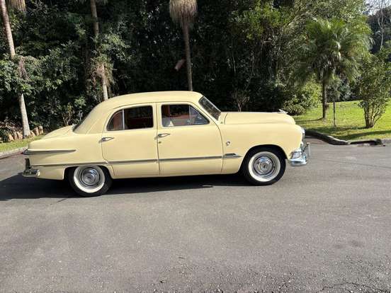 FORD-CUSTOM-3.9 DELUXE V8 GASOLINA 4P MANUAL FORD-CUSTOM-1951