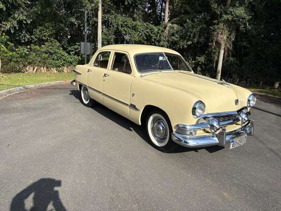FORD-CUSTOM-3.9 DELUXE V8 GASOLINA 4P MANUAL FORD-CUSTOM-1951