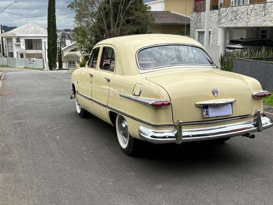 FORD-CUSTOM-3.9 DELUXE V8 GASOLINA 4P MANUAL FORD-CUSTOM-1951