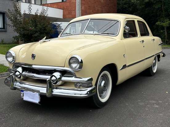 FORD-CUSTOM-3.9 DELUXE V8 GASOLINA 4P MANUAL FORD-CUSTOM-1951