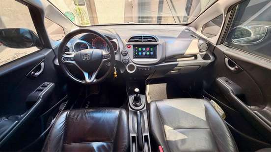 HONDA-FIT-2010