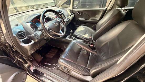 HONDA-FIT-2010
