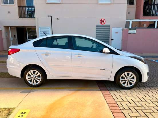 HYUNDAI-HB20S-2017