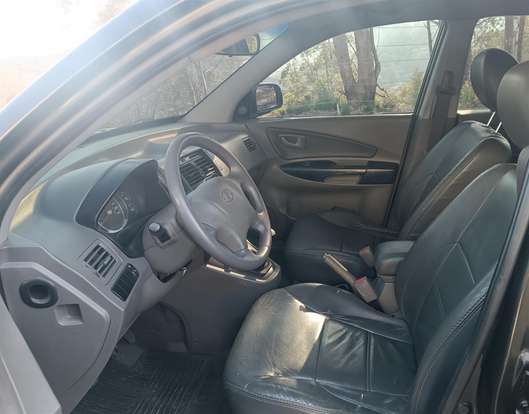 HYUNDAI-TUCSON-2010