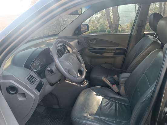 HYUNDAI-TUCSON-2.0 GL 2WD 16V GASOLINA 4P MANUAL HYUNDAI-TUCSON-2010