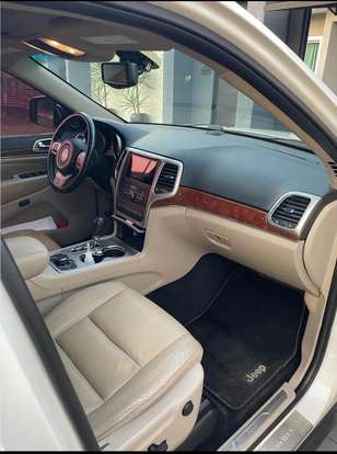 JEEP-GRAND CHEROKEE-2011
