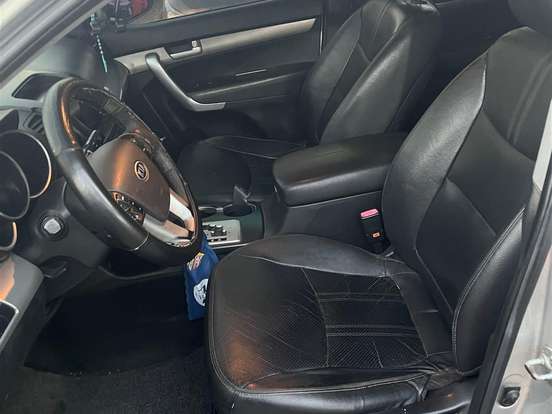 KIA-SORENTO-2.4 16V GASOLINA EX 7L 4WD AUTOMÁTICO KIA-SORENTO-2011