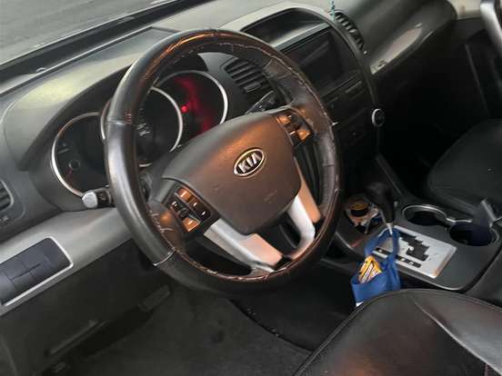 KIA-SORENTO-2.4 16V GASOLINA EX 7L 4WD AUTOMÁTICO KIA-SORENTO-2011