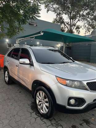 KIA-SORENTO-2011