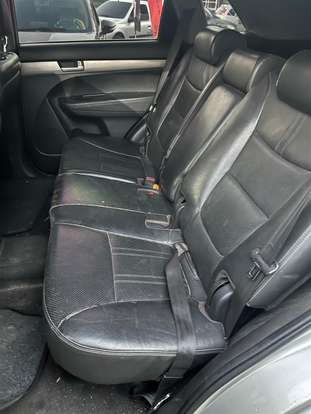 KIA-SORENTO-2011