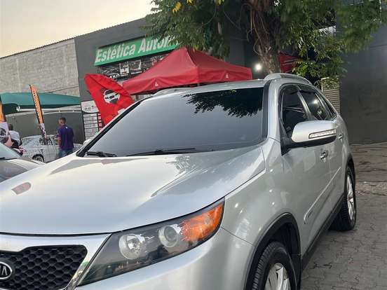 KIA-SORENTO-2.4 16V GASOLINA EX 7L 4WD AUTOMÁTICO KIA-SORENTO-2011