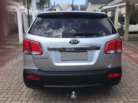 KIA-SORENTO-3.5 V6 GASOLINA EX 7L 4WD AUTOMÁTICO KIA-SORENTO-2012