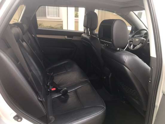 KIA-SORENTO-2012