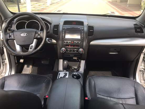 KIA-SORENTO-2012