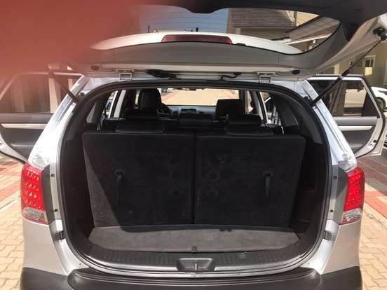 KIA-SORENTO-3.5 V6 GASOLINA EX 7L 4WD AUTOMÁTICO KIA-SORENTO-2012