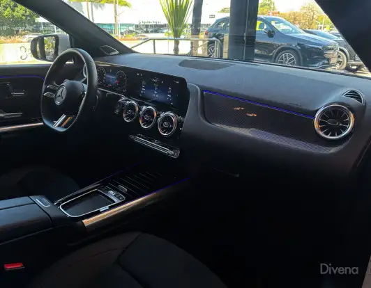 MERCEDES-BENZ-GLA 200-2025