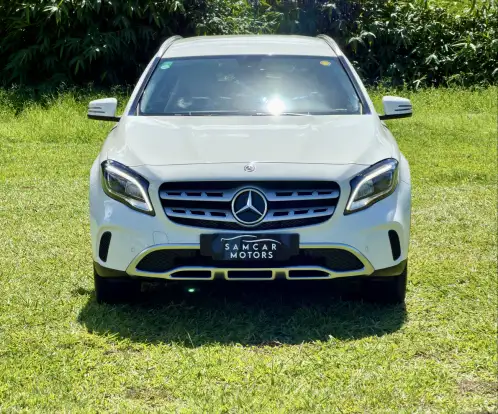 MERCEDES-BENZ-GLA 200-2017