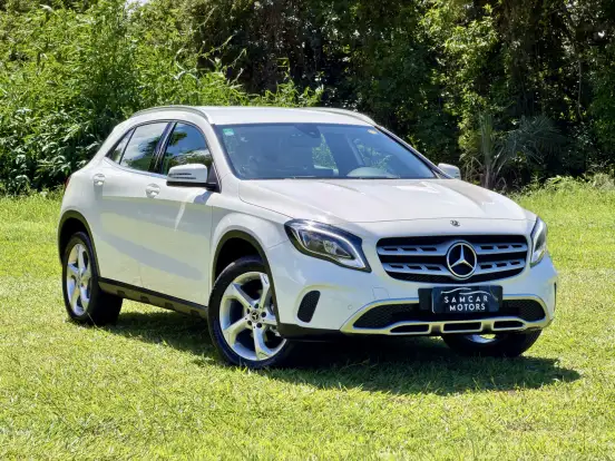 MERCEDES-BENZ-GLA 200-2017