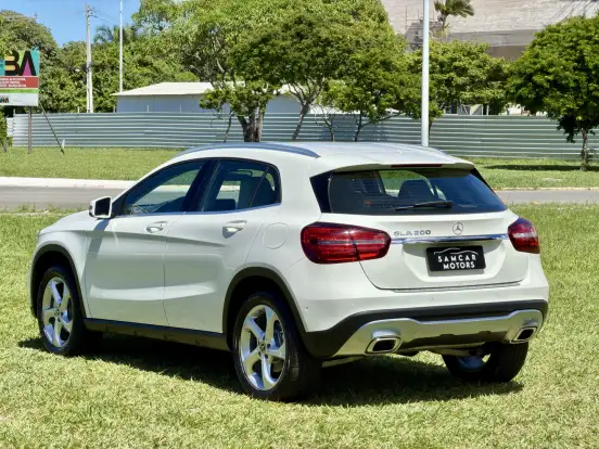 MERCEDES-BENZ-GLA 200-2017