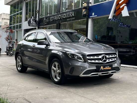 MERCEDES-BENZ-GLA 200-2017
