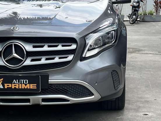 MERCEDES-BENZ-GLA 200-2017