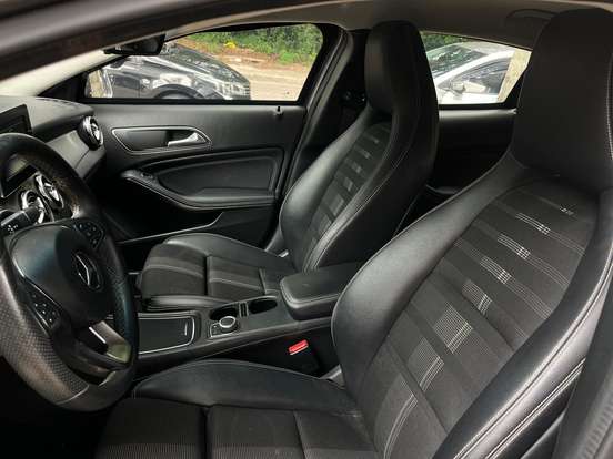 MERCEDES-BENZ-GLA 200-2017