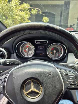 MERCEDES-BENZ-GLA 200-2015
