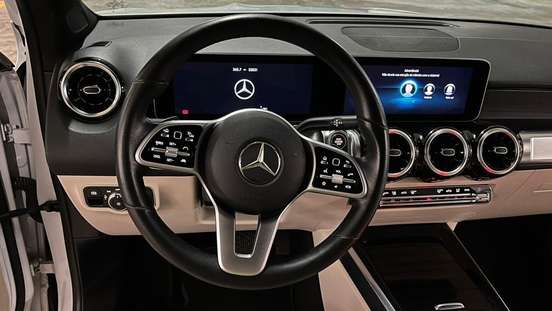 MERCEDES-BENZ-GLB 200-2021